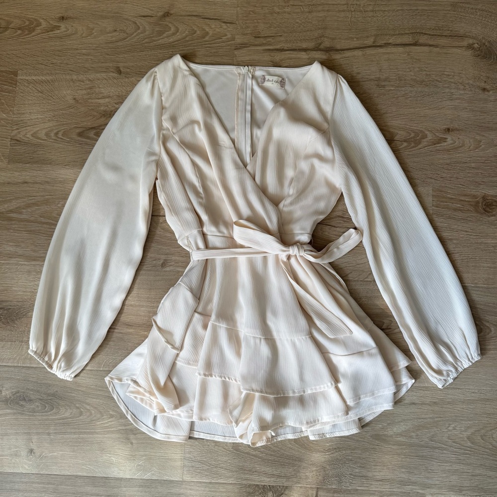 Altar’d State Tesia Romper Cream Medium